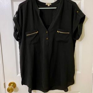 Lily White Black Estilo Roll Tab Sleeve Henley Top